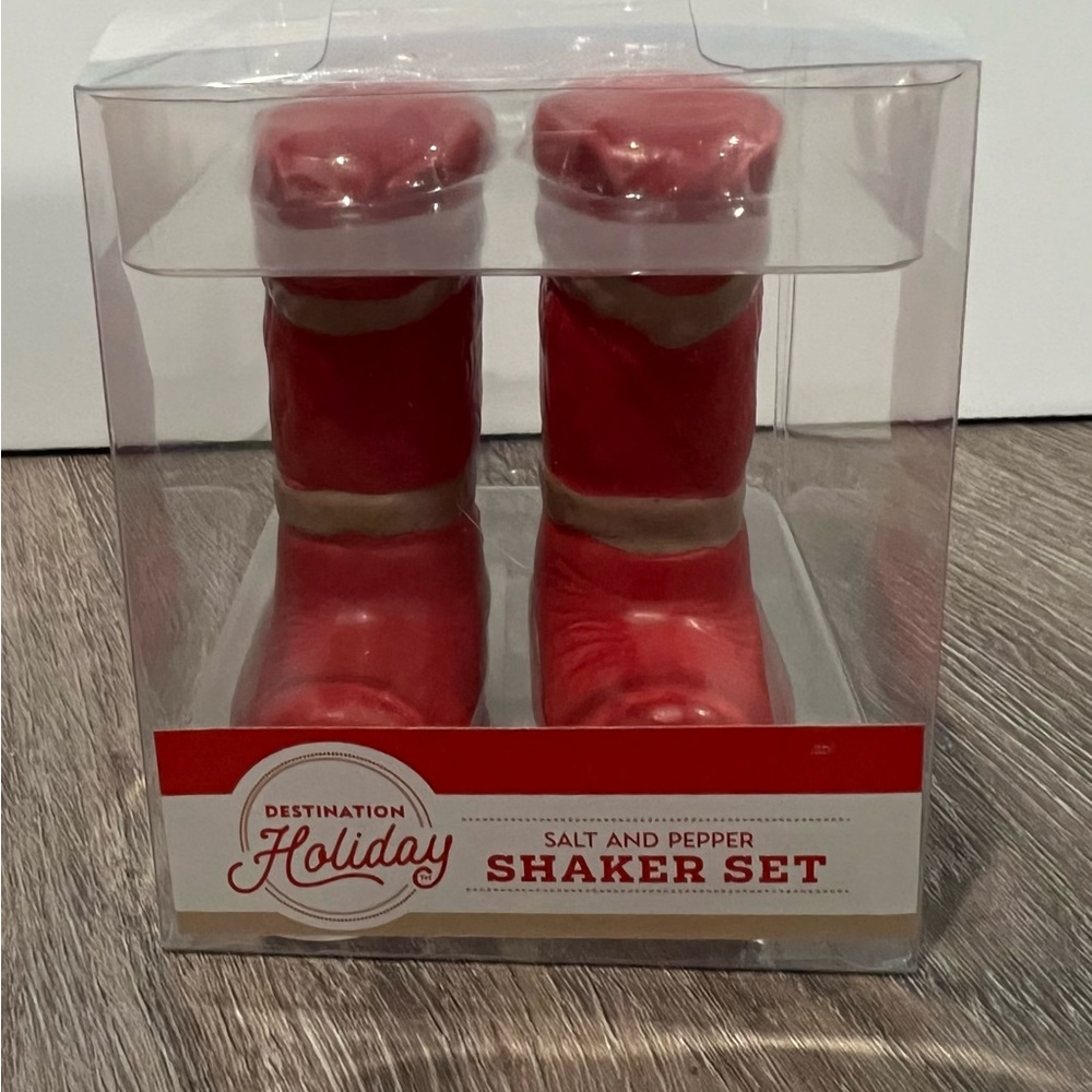 HEB Holiday Boot Salt and Pepper Shaker Set